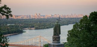 La tierra fronteriza