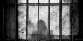 Abrazar a un asesino Abrazar a un asesino