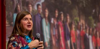 Rosa Pich-Aguilera: «¡Menos mal que tenemos fe! Porque si no la tuviera, yo sería la primera en abrir la ventana del hospital y tirarme»