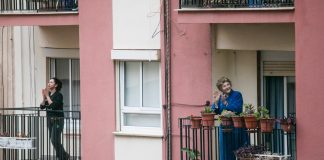 Nos quieren pocos, solos y manipulables