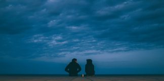 Poner los cuernos Poner los cuernos