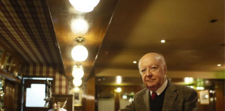 Jorge Edwards, el primer intelectual iberoamericano que mostró al mundo la realidad de la Cuba castrista Jorge Edwards, el primer intelectual iberoamericano que mostró al mundo la realidad de la Cuba castrista