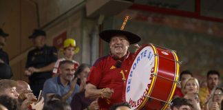 Manolo ‘el del Bombo’, latido de la afición española
