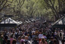 Barcelona, la ciudad que fue española: cuatro de cada cinco menores de 16 años nacieron en el extranjero Barcelona, la ciudad que fue española