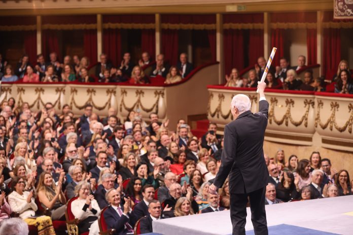 Eduardo Mendoza, proveedor de felicidad