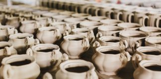 Adiós a La Cartuja de Sevilla: la fábrica de loza de las casas reales apaga sus hornos tras más de 180 años La Cartuja de Sevilla