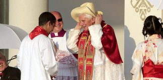 Deconstruyendo el mito conservador de Benedicto XVI (IX): el papel de los laicos