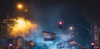 Españoles sin instituciones (VI): una España que nace en Ferraz Ferraz