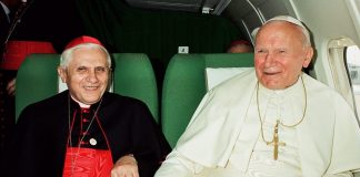 Deconstruyendo el mito conservador de Benedicto XVI (XII): un tríptico de continuidad